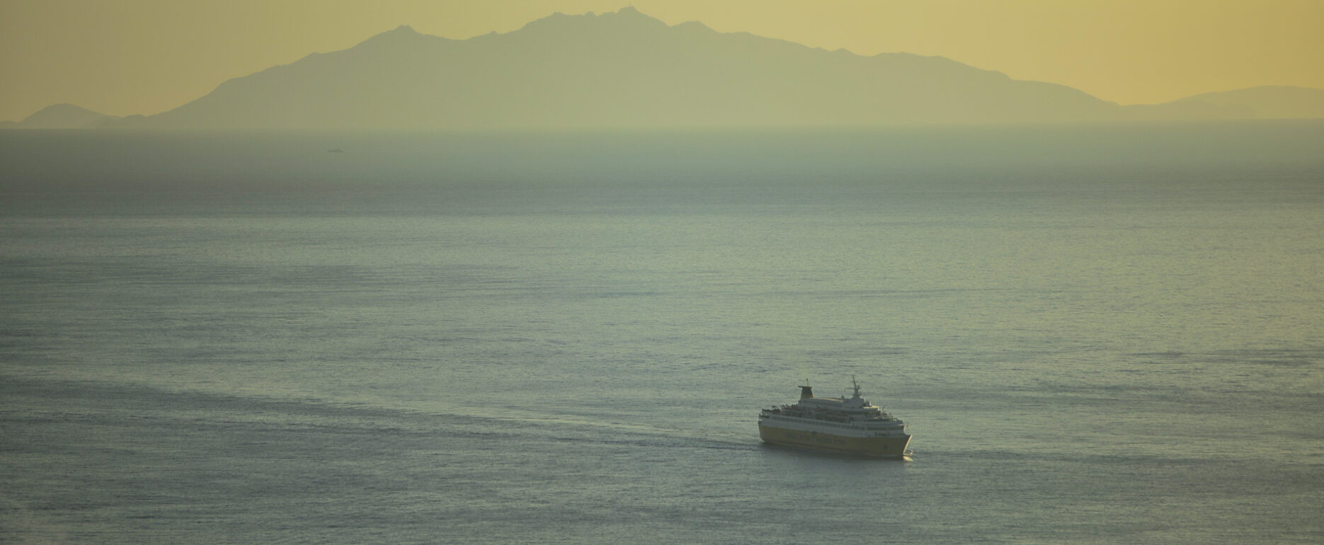 Ferry au départ de Bastia en Corse. Photo Damien Artero /// Planète.D