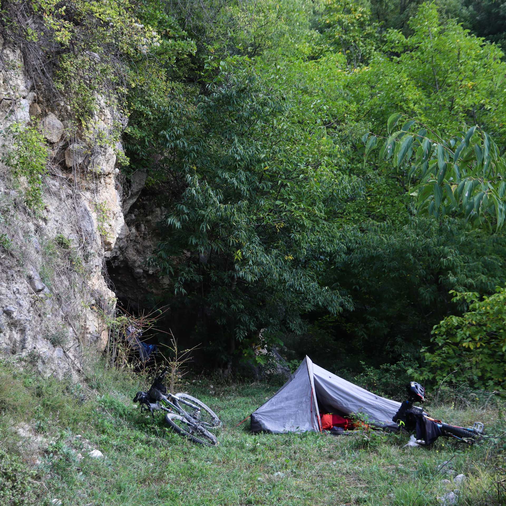 Bivouac au pied du village de Pacentro