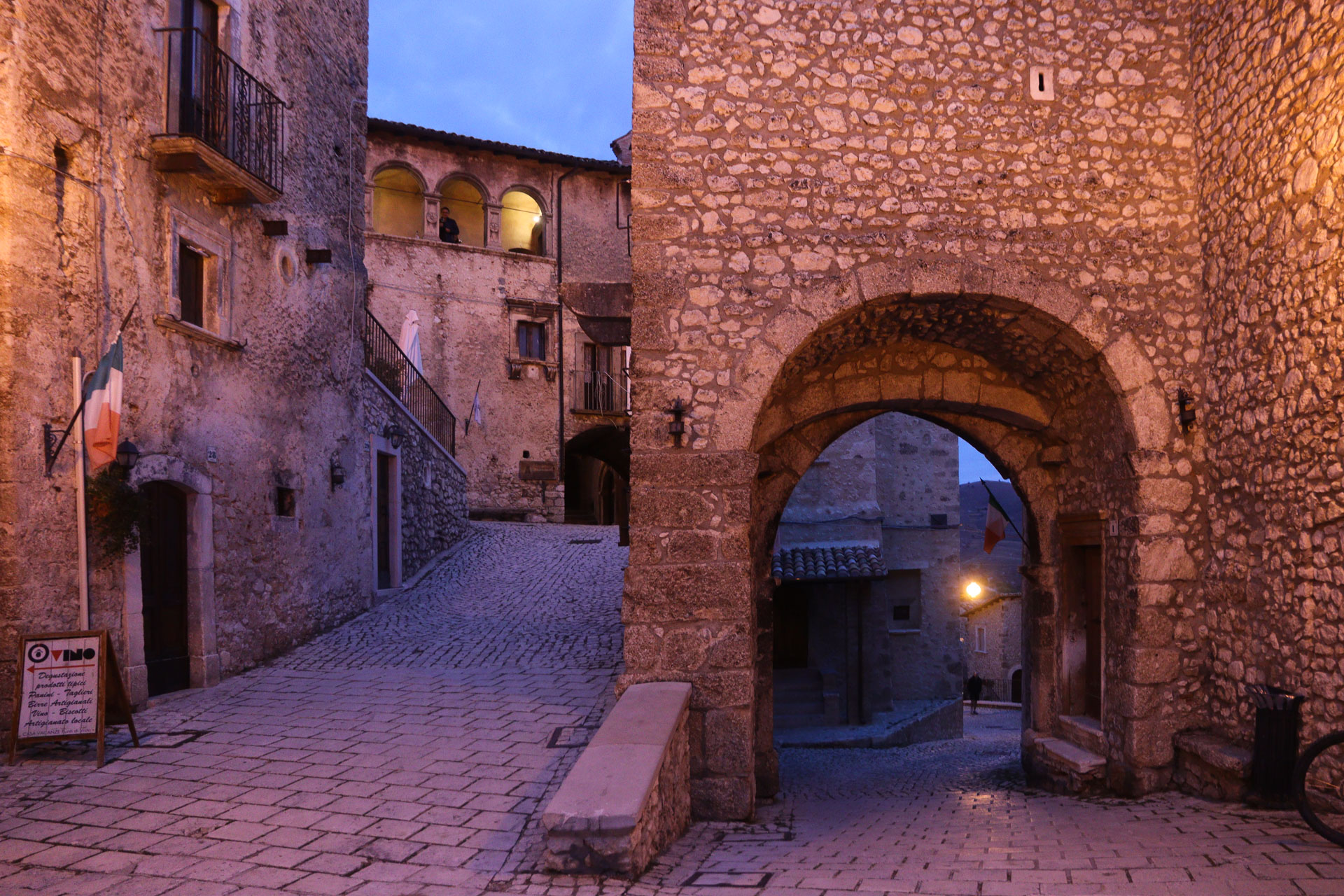 Ruelle médiévale à Santo Stefano di Sessanio