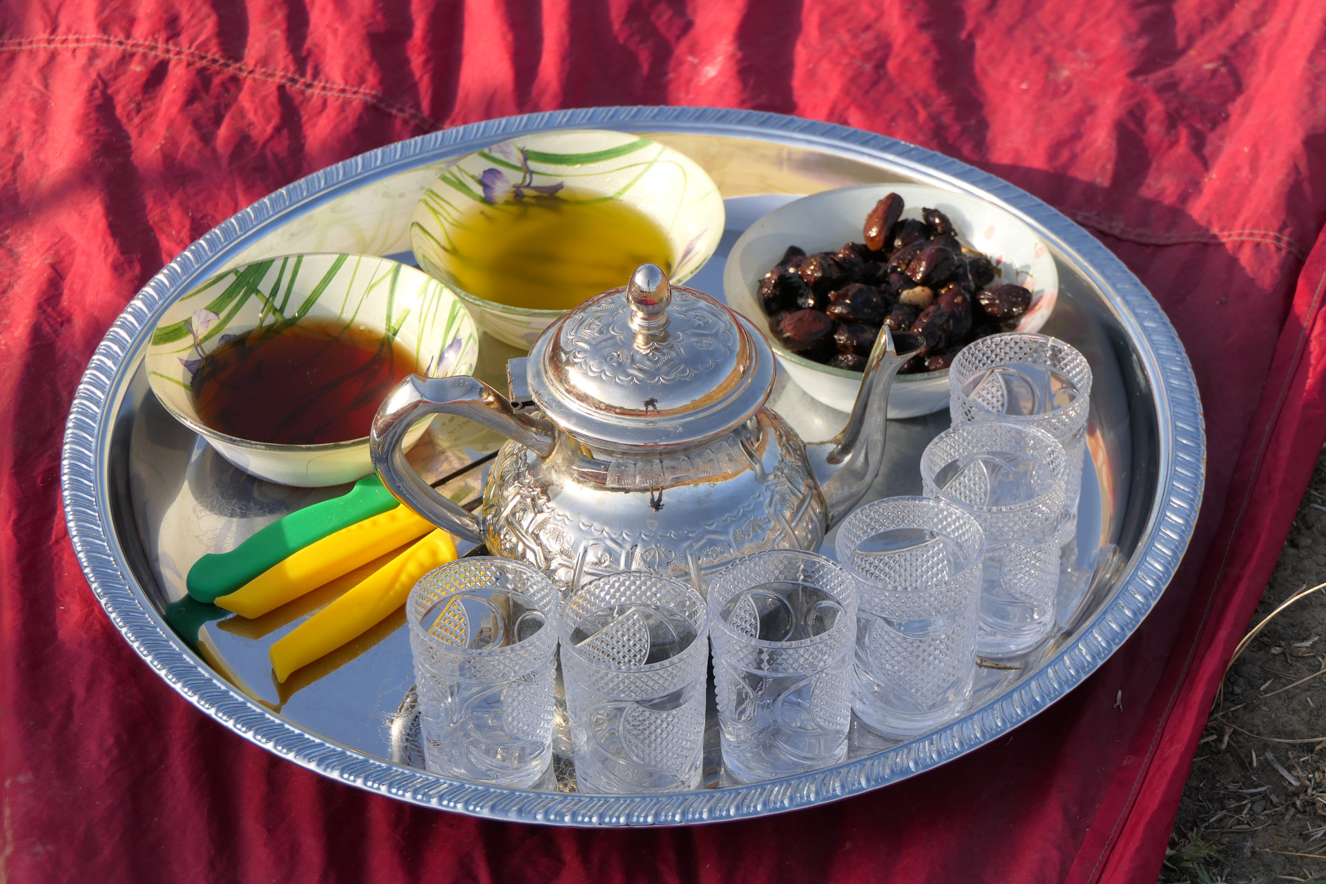 plateau de thé au Maroc
