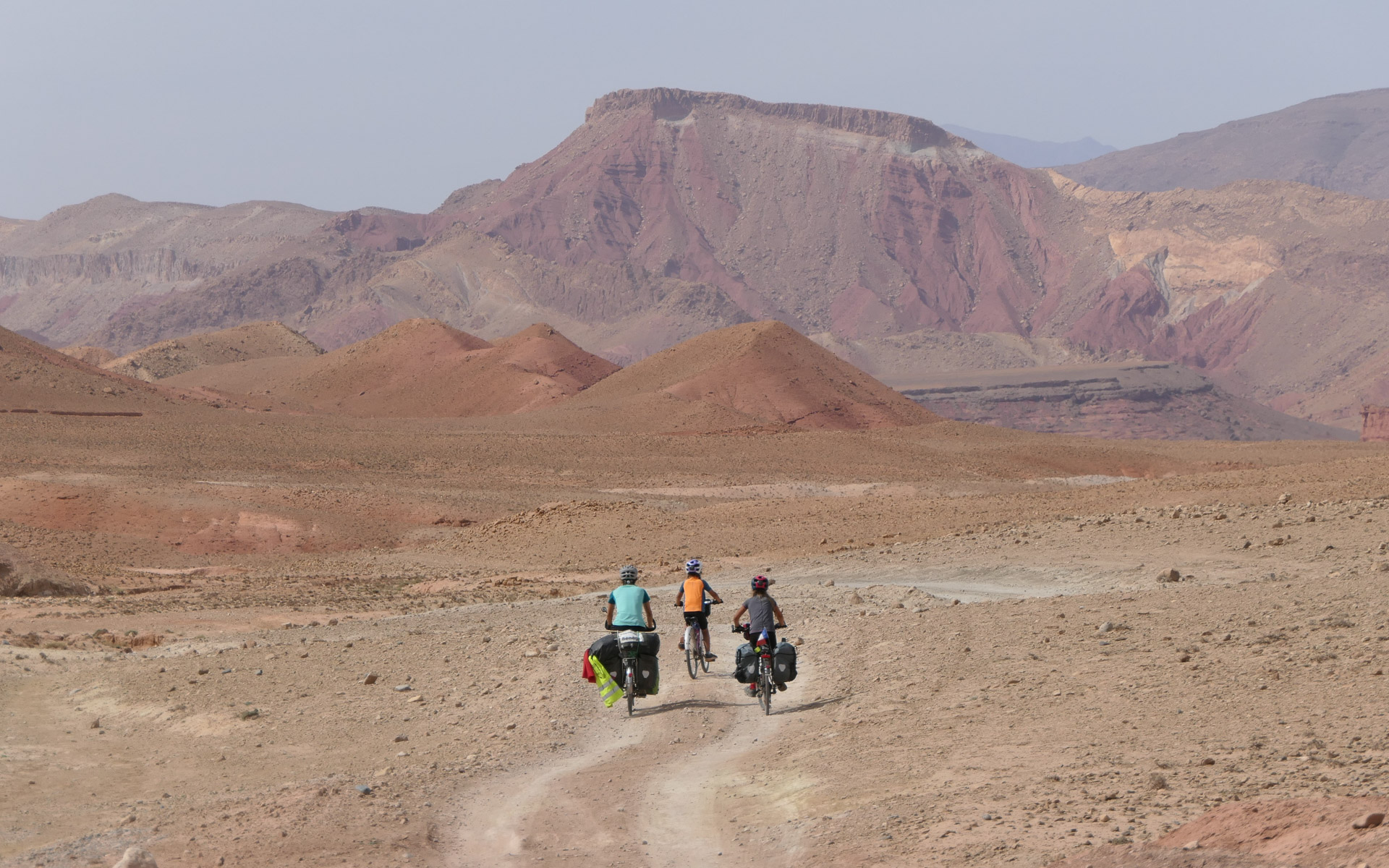 la famille Billard à vélo dans le Sud Maroc